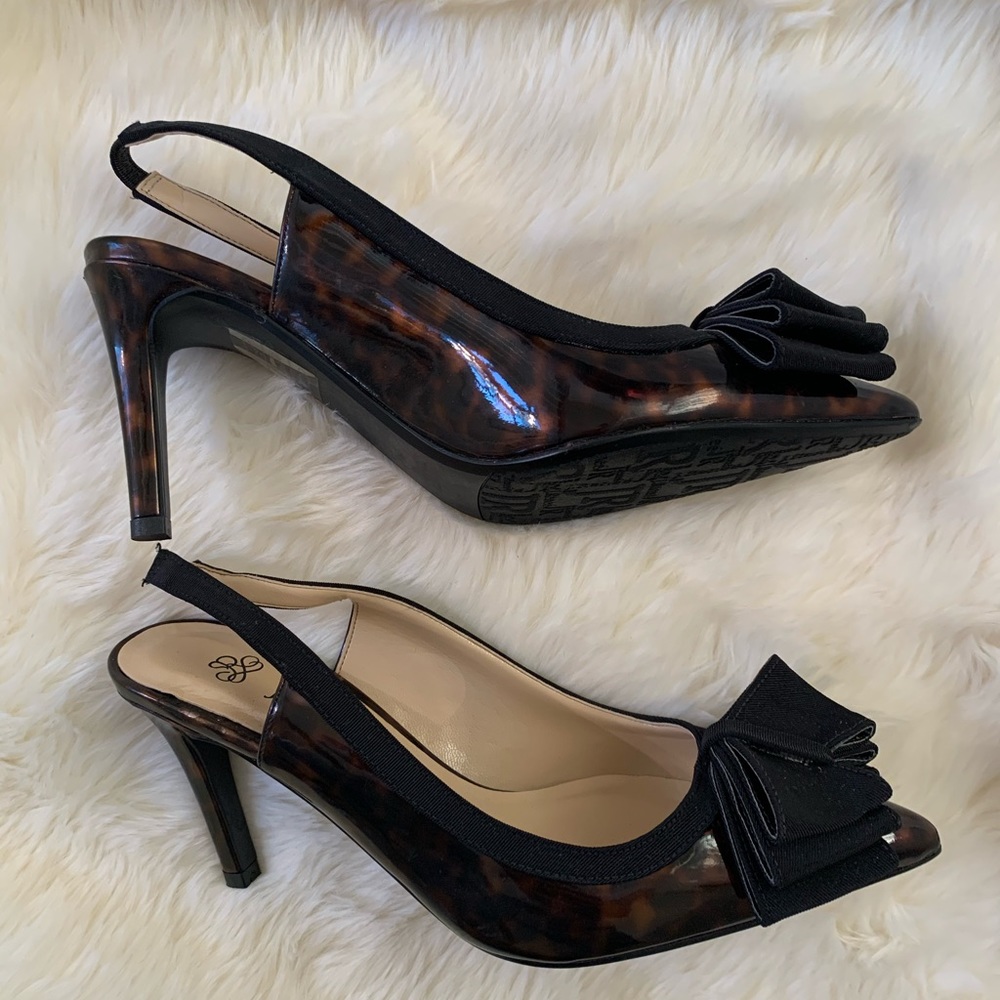 J Renee 7w heels. Leopard patent. Never worn.